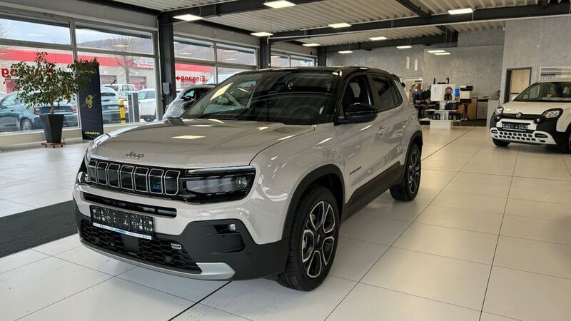 Beige Neu 2025 Jeep Avenger EV Summit SUV | 38.990 € (Fairer Preis) - Bild 1/4