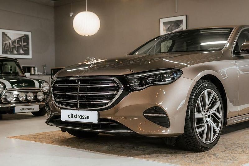 Gebraucht Mercedes E300 Premium 197 PS (144 kW) 2024 Braun Limousine