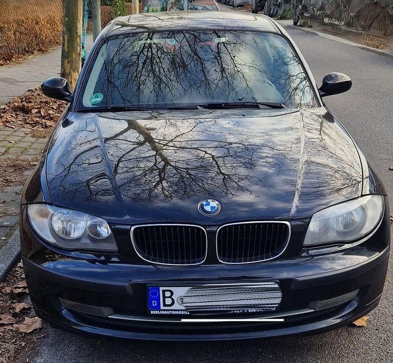 Gebraucht BMW 116 122 PS (89 kW) 2008 Schwarz Kleinwagen