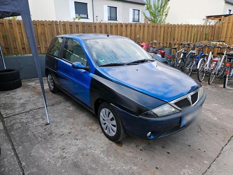 Blau Gebraucht 1998 Lancia Ypsilon Kleinwagen | 900 € - Bild 1/4