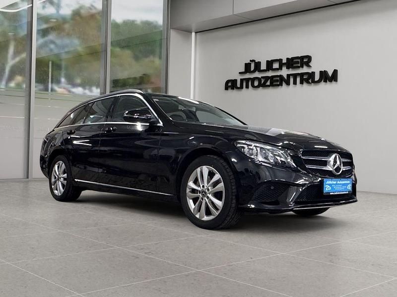 Schwarz Gebraucht 2018 Mercedes C200 Kombi | 21.490 € (Superpreis) - Bild 1/4