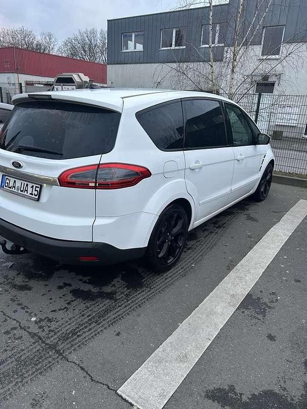 Weiß Gebraucht 2014 Ford S-MAX S Van / Kleinbus | 6.950 € (Fairer Preis) - Bild 1/4