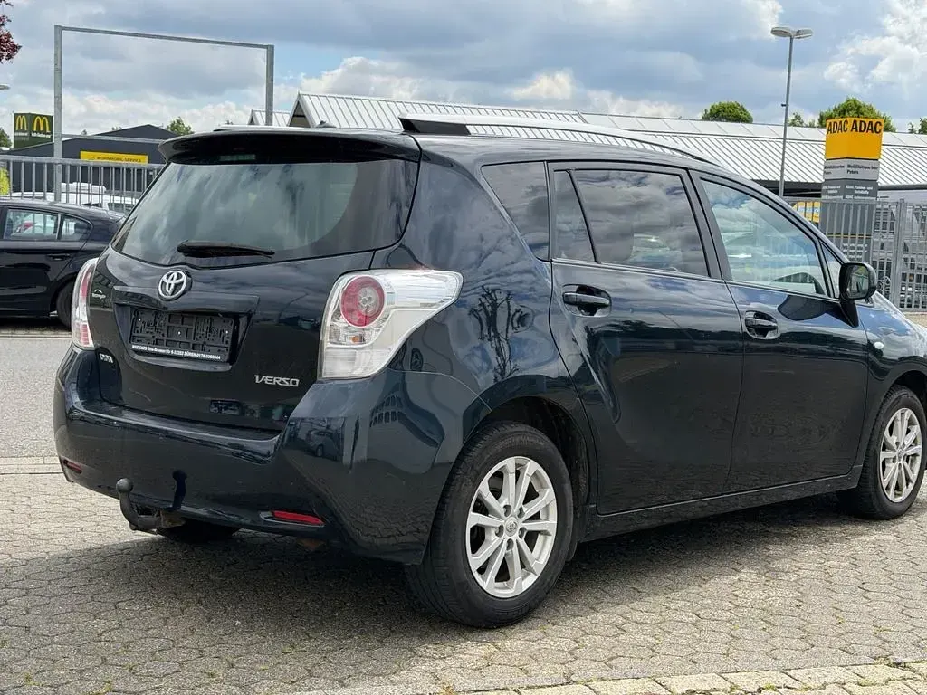 Gebraucht Toyota Verso 126 PS (92 kW) 2012 Schwarz Van / Kleinbus