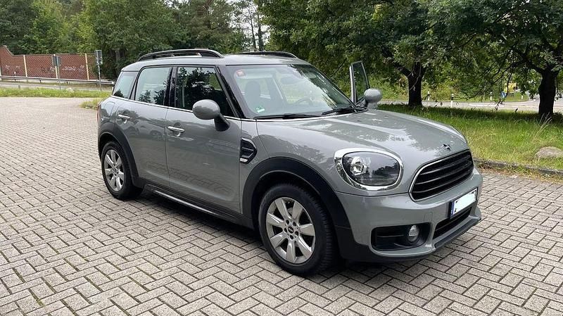 Grau Gebraucht 2018 Mini One Countryman SUV | 9.350 € (Superpreis) - Bild 1/4
