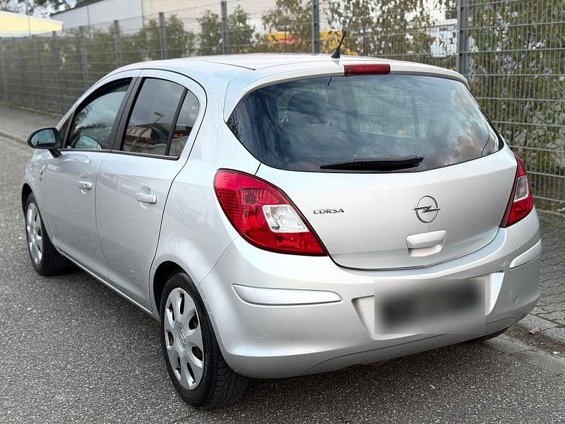 Gebraucht Opel Corsa 87 PS (63 kW) 2010 Silber Kleinwagen