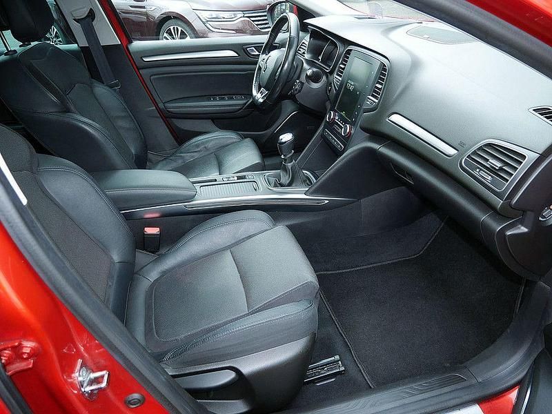 Gebraucht Renault Mégane IV Bose Edition 159 PS (116 kW) 2020 Rot (metallic) Limousine
