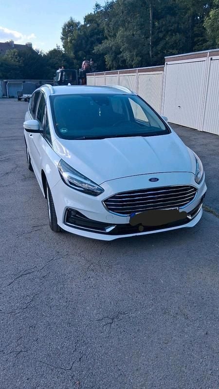 Weiß Gebraucht 2019 Ford S-MAX S Van / Kleinbus | 12.700 € (Guter Preis) - Bild 1/4
