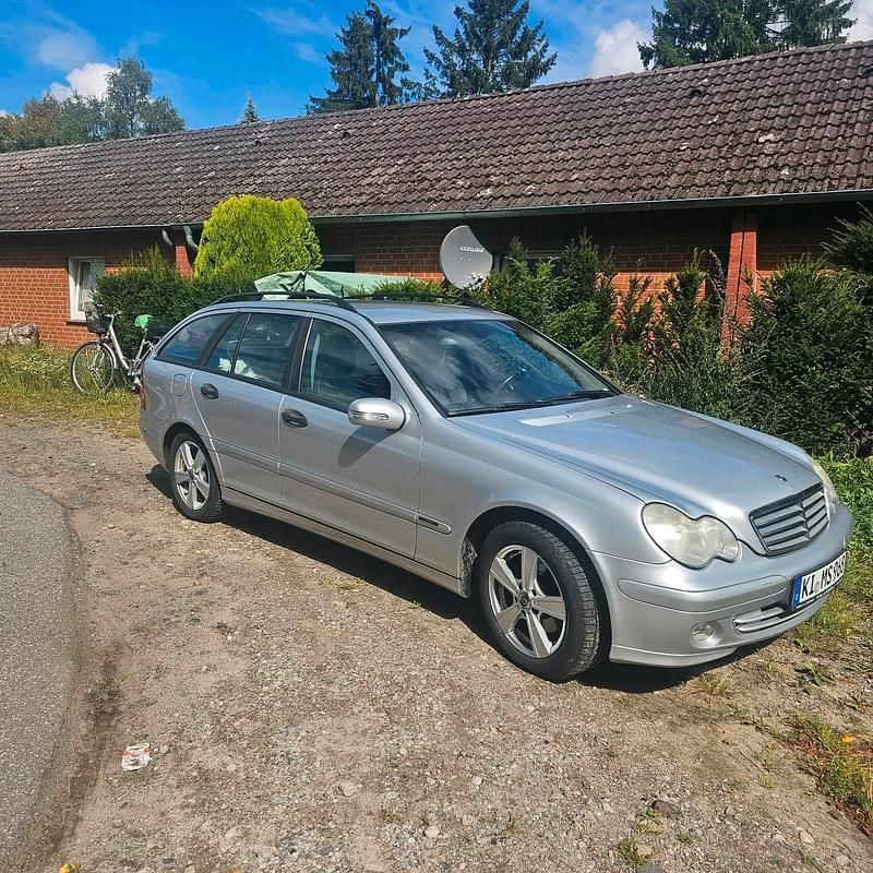 Silber Gebraucht 2005 Mercedes 180 Limousine | 5.800 € - Bild 1/4