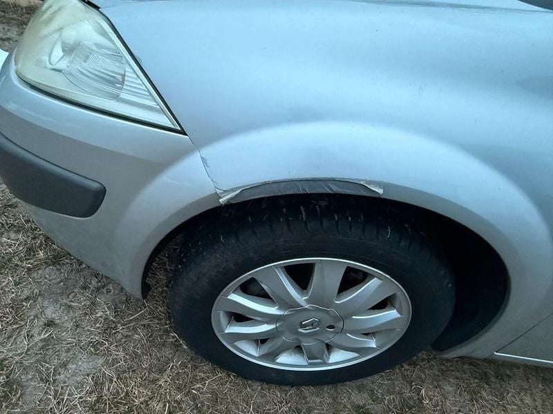 Gebraucht Renault Mégane II Avantage 111 PS (81 kW) 2006 Grau Limousine