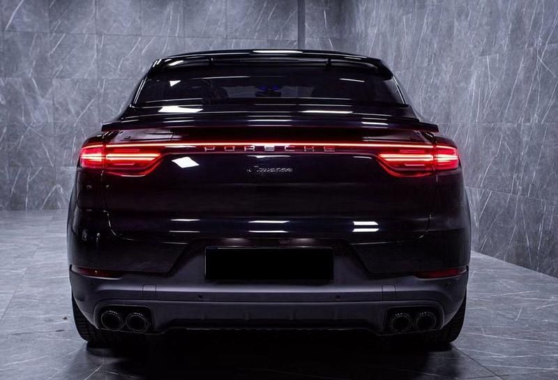 Gebraucht Porsche Cayenne Coupe 462 PS (339 kW) 2022 Schwarz Coupé