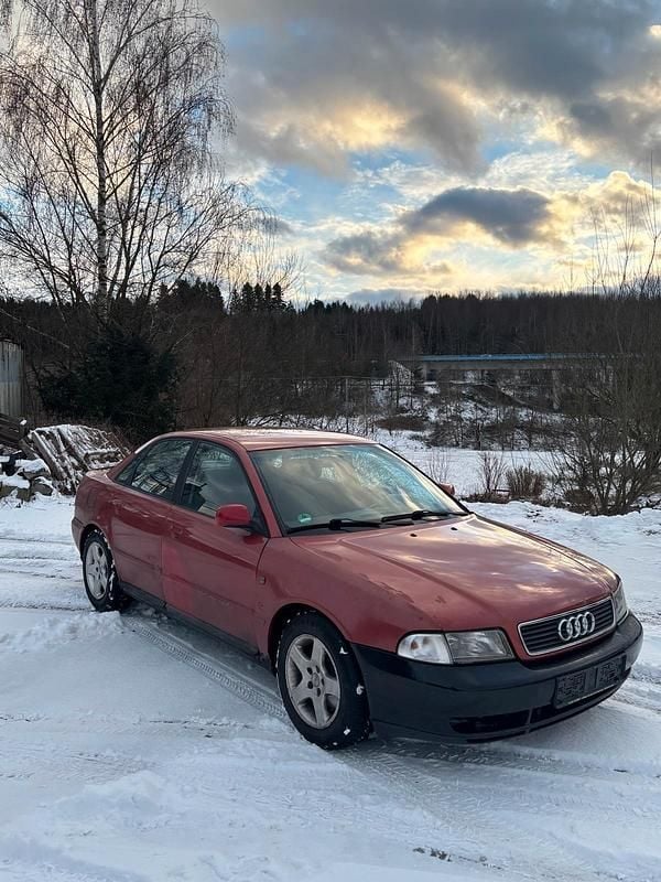 Gebraucht 1996 Audi A4 Limousine | 2.500 € - Bild 1/4