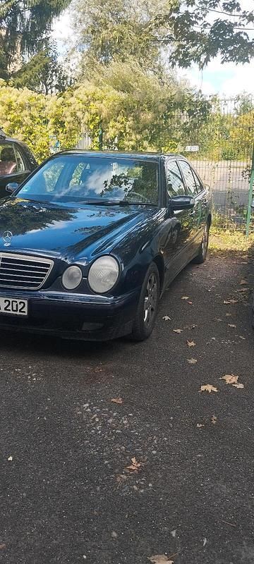 Gebraucht Mercedes E280 204 PS (150 kW) 2002 Blau Limousine
