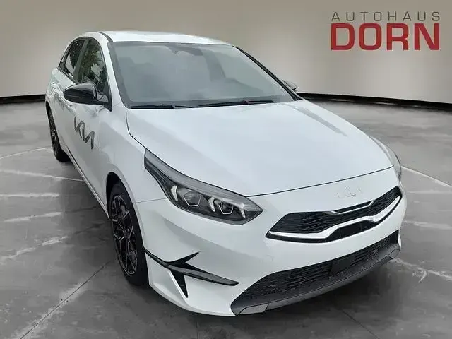 Gebraucht Kia Ceed 101 PS (74 kW) 2024 Weiß Kleinwagen
