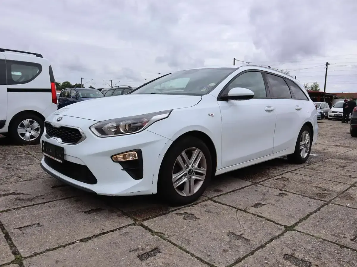 Gebraucht Kia Ceed Sportswagon Edition 7 120 PS (88 kW) 2019 (wd) cararraweiss Kombi