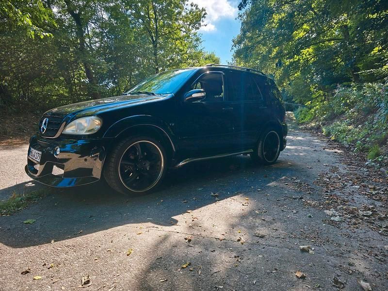 Schwarz Gebraucht 2003 Mercedes ML500 SUV | 5.500 € - Bild 1/4
