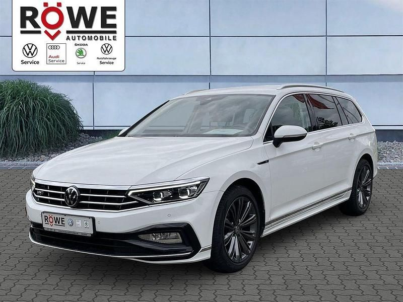 Pure white (weiß) Gebraucht 2020 VW Passat Elegance Kombi | 28.950 € (Fairer Preis) - Bild 1/4