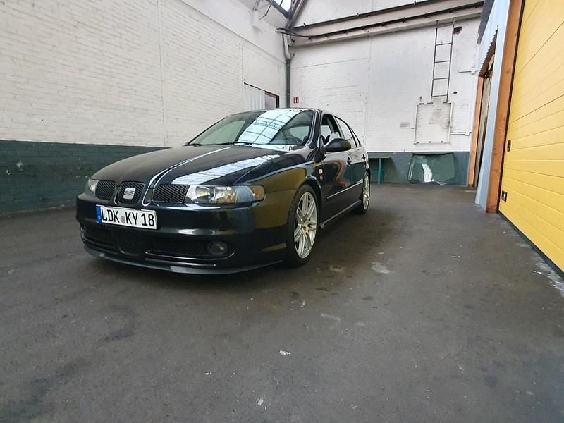 Schwarz Gebraucht 2003 Seat Leon Kleinwagen | 5.000 € (Teuer) - Bild 1/4