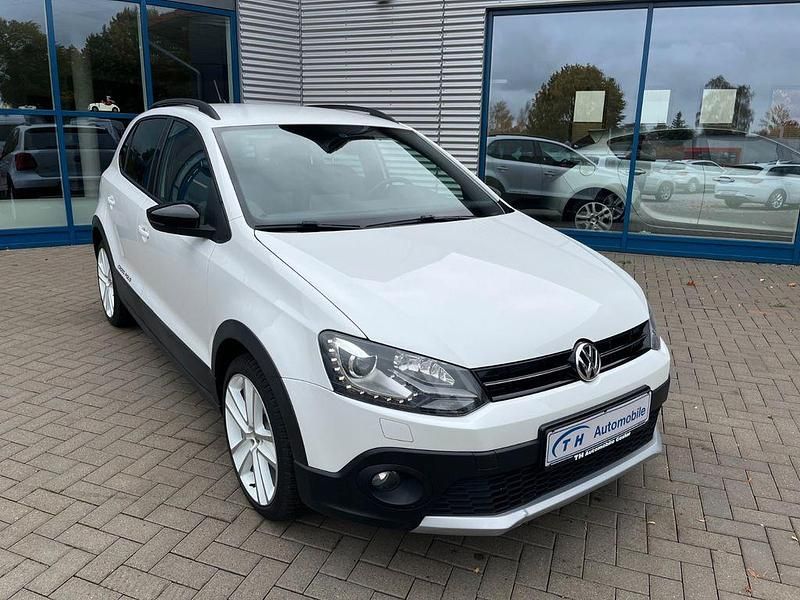 Weiß Gebraucht 2012 VW Polo Cross Kleinwagen | 10.950 € (Etwas zu teuer) - Bild 1/4