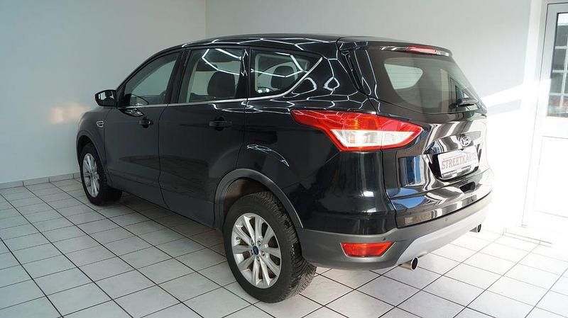 Gebraucht Ford Kuga Titanium 150 PS (110 kW) 2015 Schwarz SUV