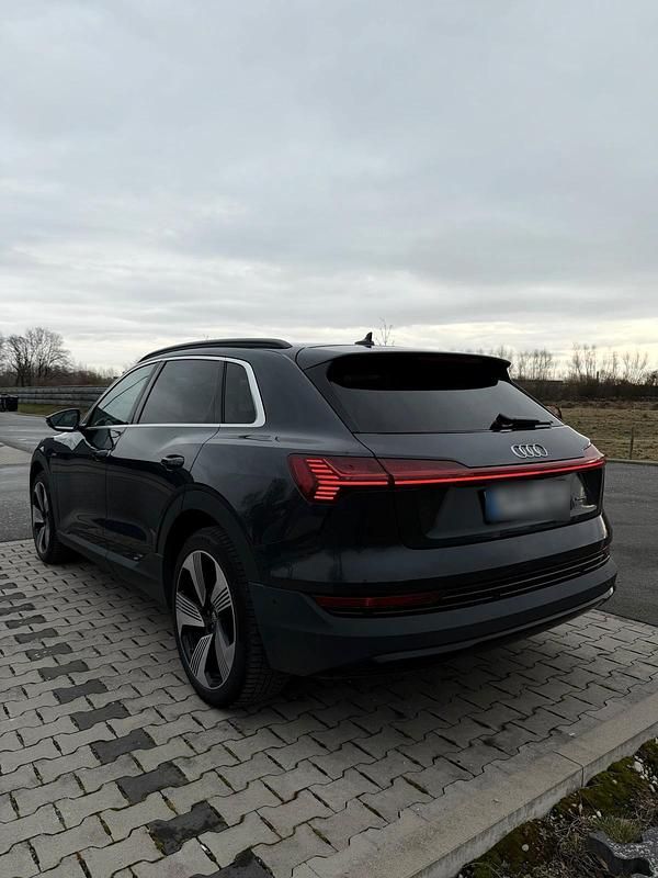 Gebraucht Audi e-tron Ambiente 300 kW (408 PS) 2021 Grau SUV