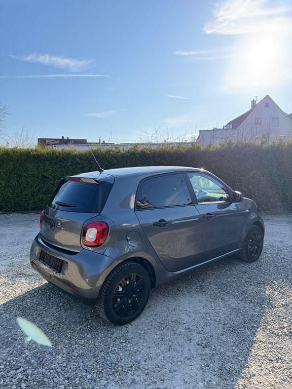 Gebraucht Smart ForFour Basis 71 PS (52 kW) 2019 Grau Kleinwagen