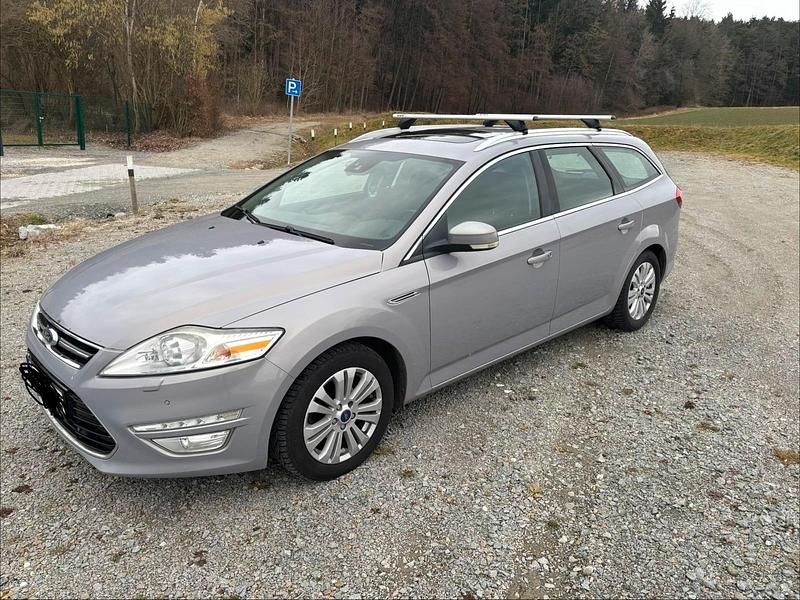 Gebraucht Ford Mondeo 164 PS (120 kW) 2013 Grau Kombi
