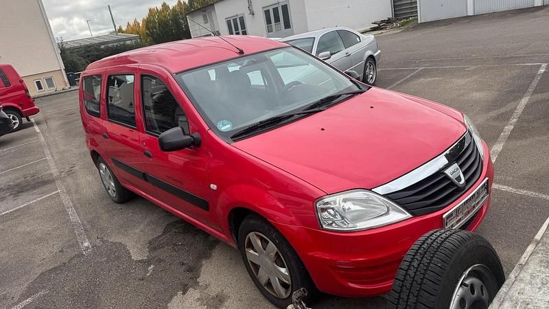 Rot Gebraucht 2010 Dacia Logan MCV Kombi | 1.999 € (Fairer Preis) - Bild 1/4