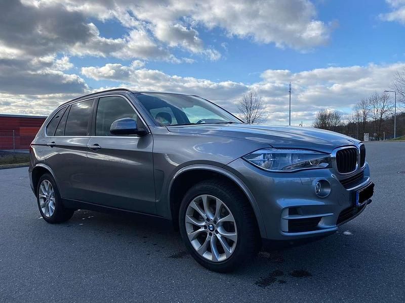 Grau Gebraucht 2013 BMW X5 SUV | 31.400 € (Teuer) - Bild 1/3