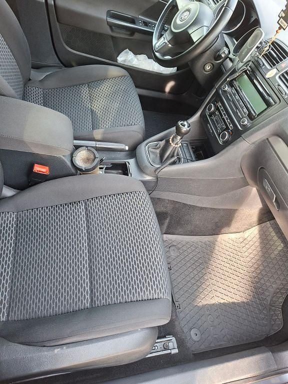 Gebraucht VW Golf VI Comfortline 122 PS (89 kW) 2011 Grau Kleinwagen