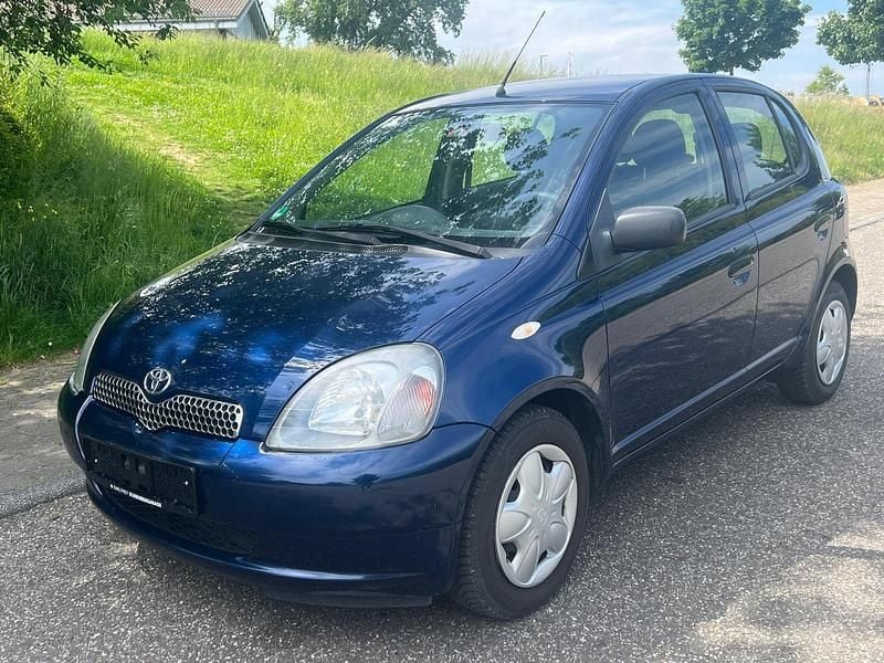 Blau Gebraucht 2003 Toyota Yaris Kleinwagen | 1.999 € (Fairer Preis) - Bild 1/4