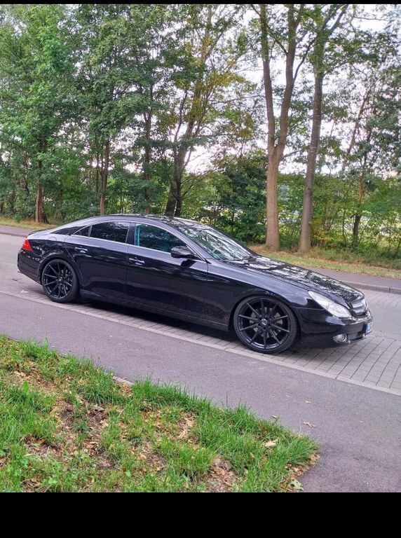 Schwarz Gebraucht 2009 Mercedes CLS350 Coupé | 9.800 € (Fairer Preis) - Bild 1/4