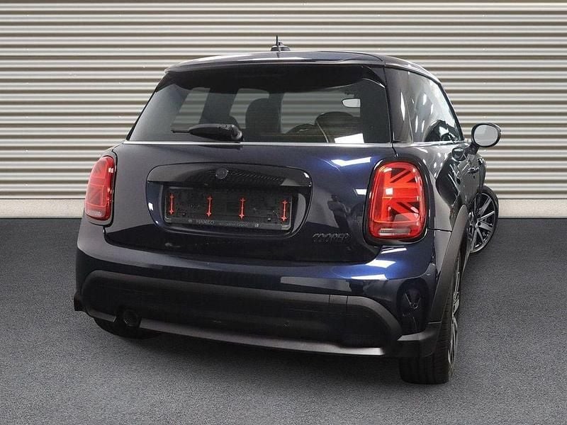 Gebraucht Mini Cooper 136 PS (100 kW) 2021 Schwarz Kleinwagen