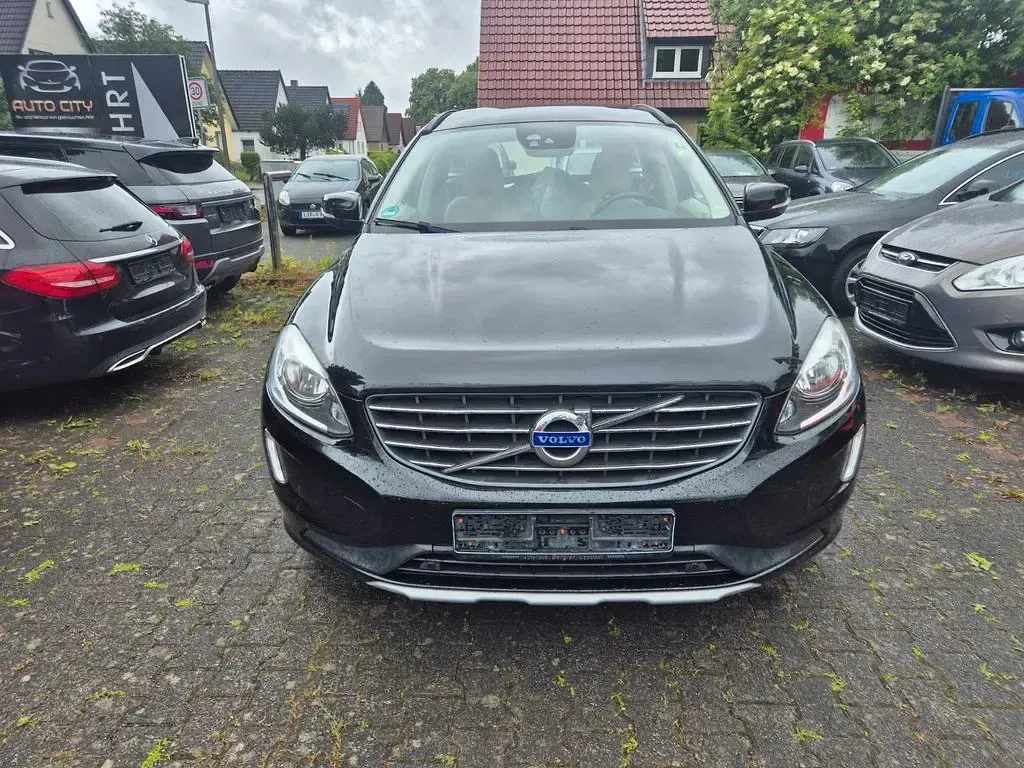 Gebraucht Volvo XC60 Momentum 190 PS (139 kW) 2015 Schwarz SUV