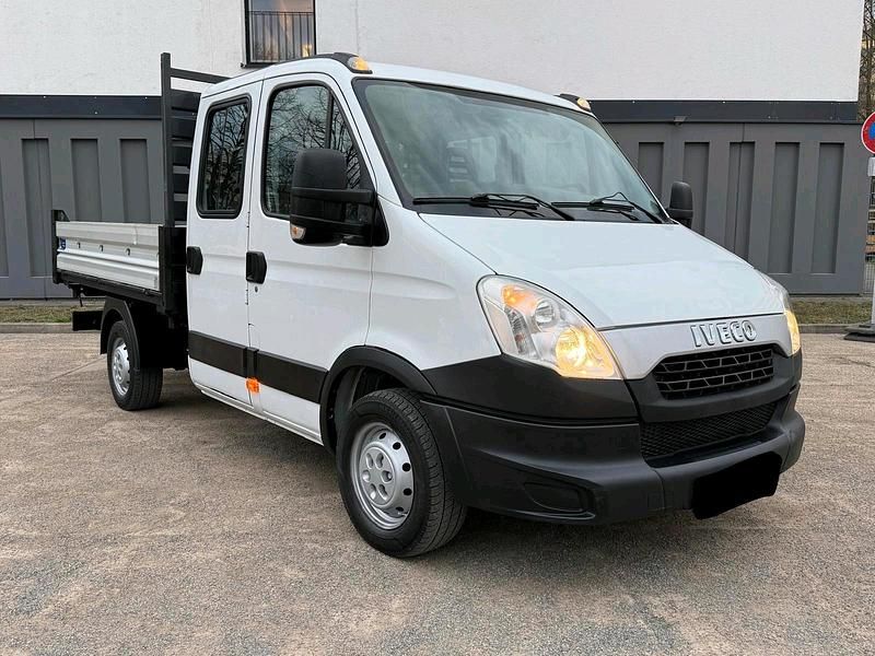 Gebraucht Iveco Daily 126 PS (92 kW) 2012 Weiß Limousine