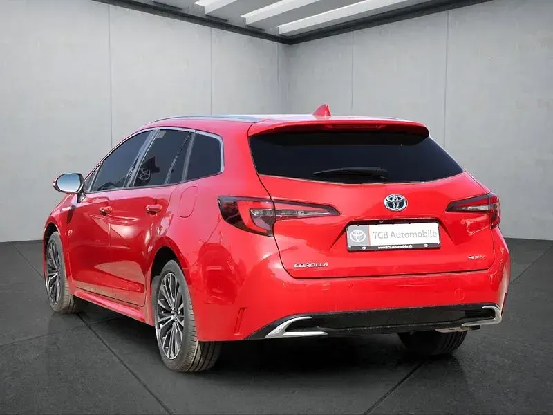 Nowe Toyota Corolla 140 KM (102 kW) 2026 Czerwony Kombi