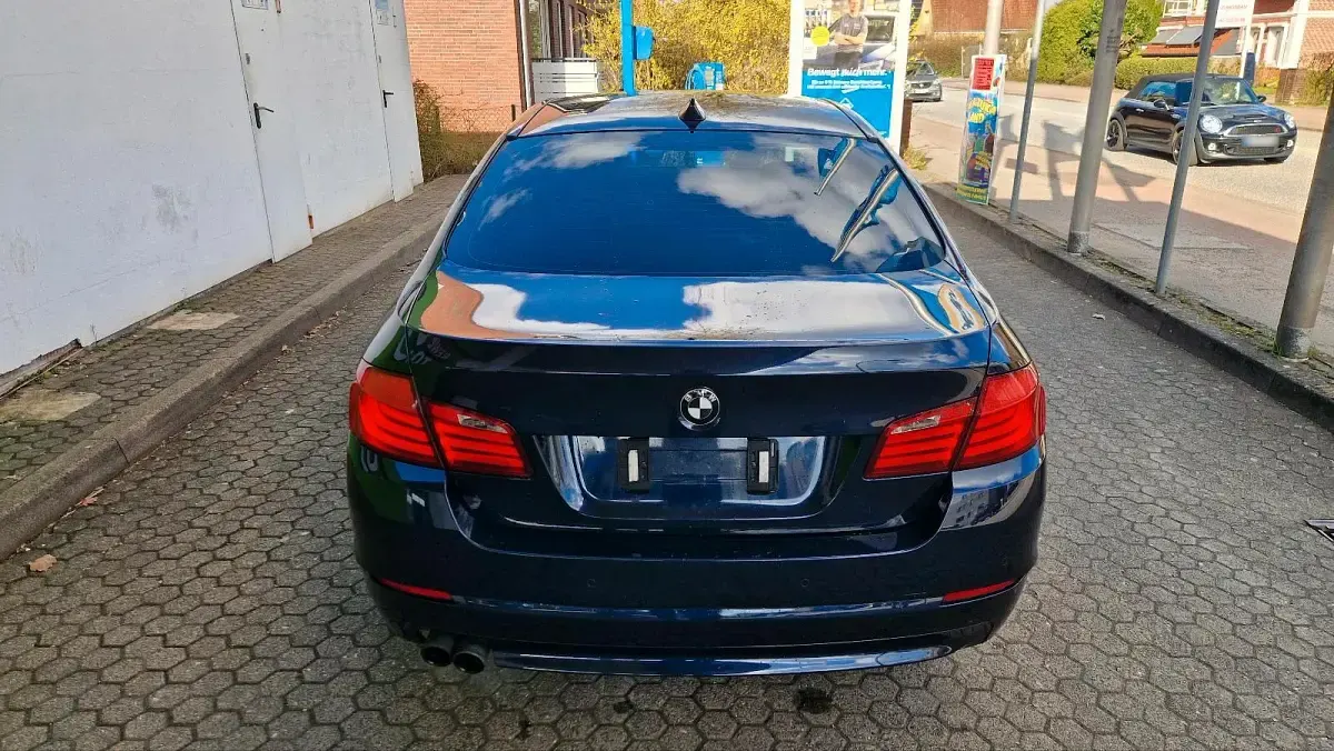 Gebraucht BMW 528 258 PS (189 kW) 2011 Blau Limousine
