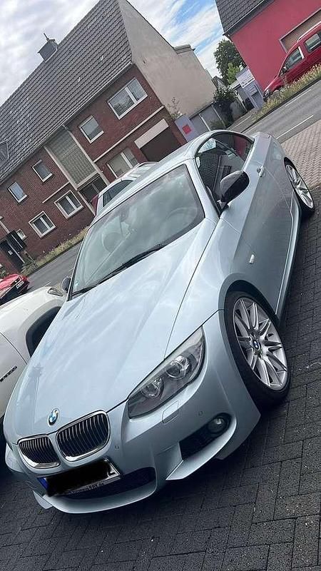 Gebraucht BMW 320 Cabriolet M Sport 170 PS (125 kW) 2013 Silber Cabrio