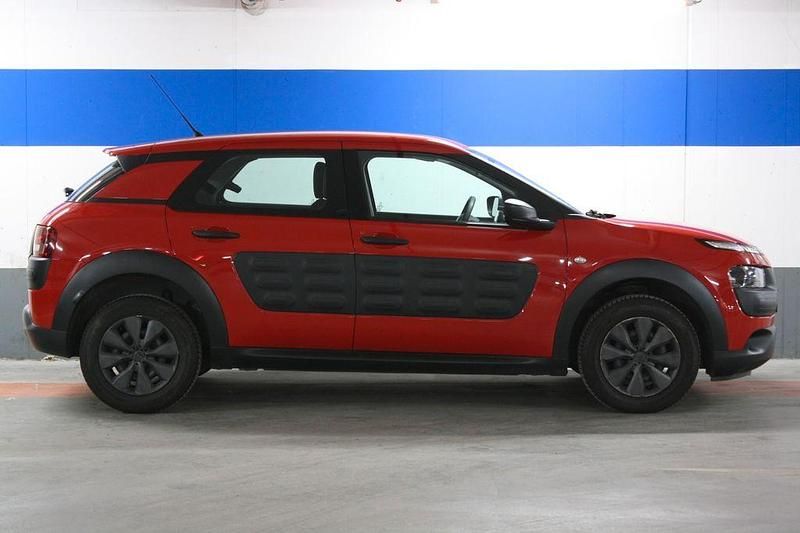 Gebraucht Citroën C4 75 PS (55 kW) 2014 Rot Limousine