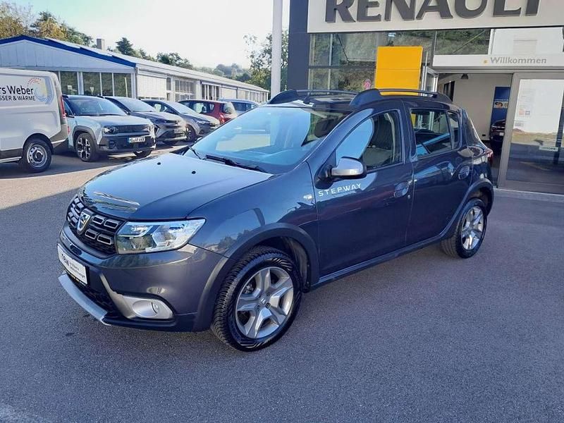 Gris comete (metallic) Gebraucht 2019 Dacia Sandero Prestige Kleinwagen | 9.990 € (Fairer Preis) - Bild 1/4