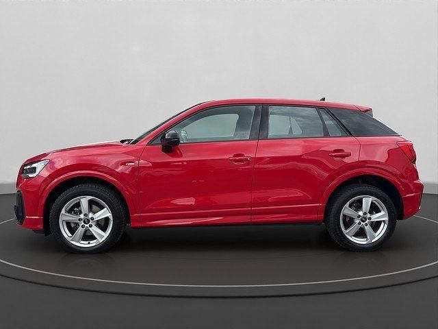Gebraucht Audi Q2 S-Line 116 PS (85 kW) 2023 Tangorot metallic SUV