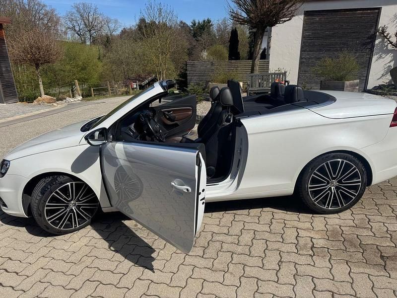 Usata VW Eos 211 CV (155 kW) 2013 Bianco Cabrio