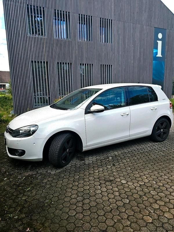 Weiß Gebraucht 2011 VW Golf VI Team Limousine | 6.990 € (Fairer Preis) - Bild 1/2