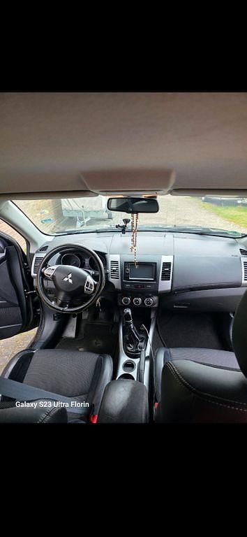 Gebraucht Mitsubishi Outlander 177 PS (130 kW) 2012 Schwarz SUV