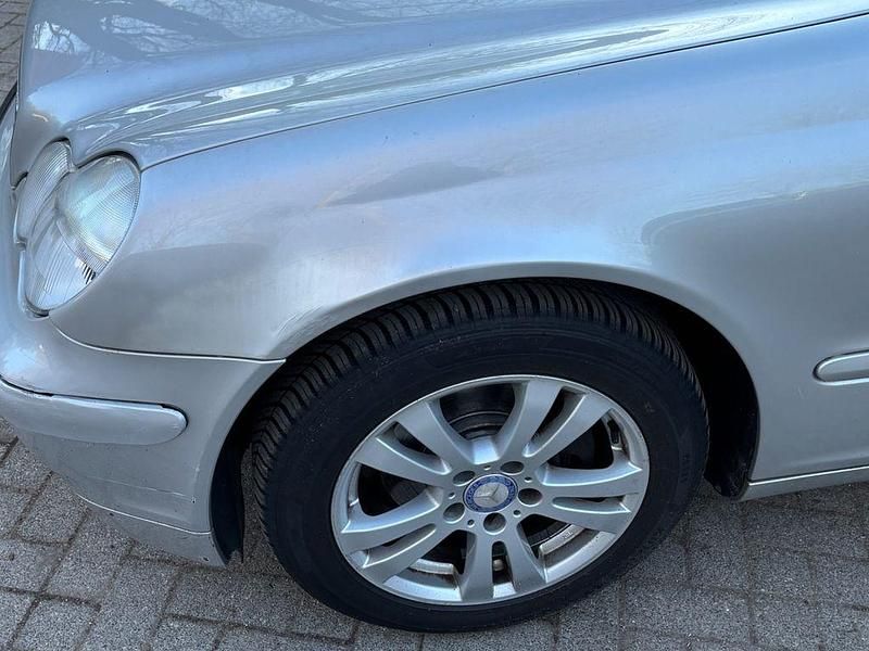 Gebraucht Mercedes C200 Classic 116 PS (85 kW) 2001 Silber Limousine