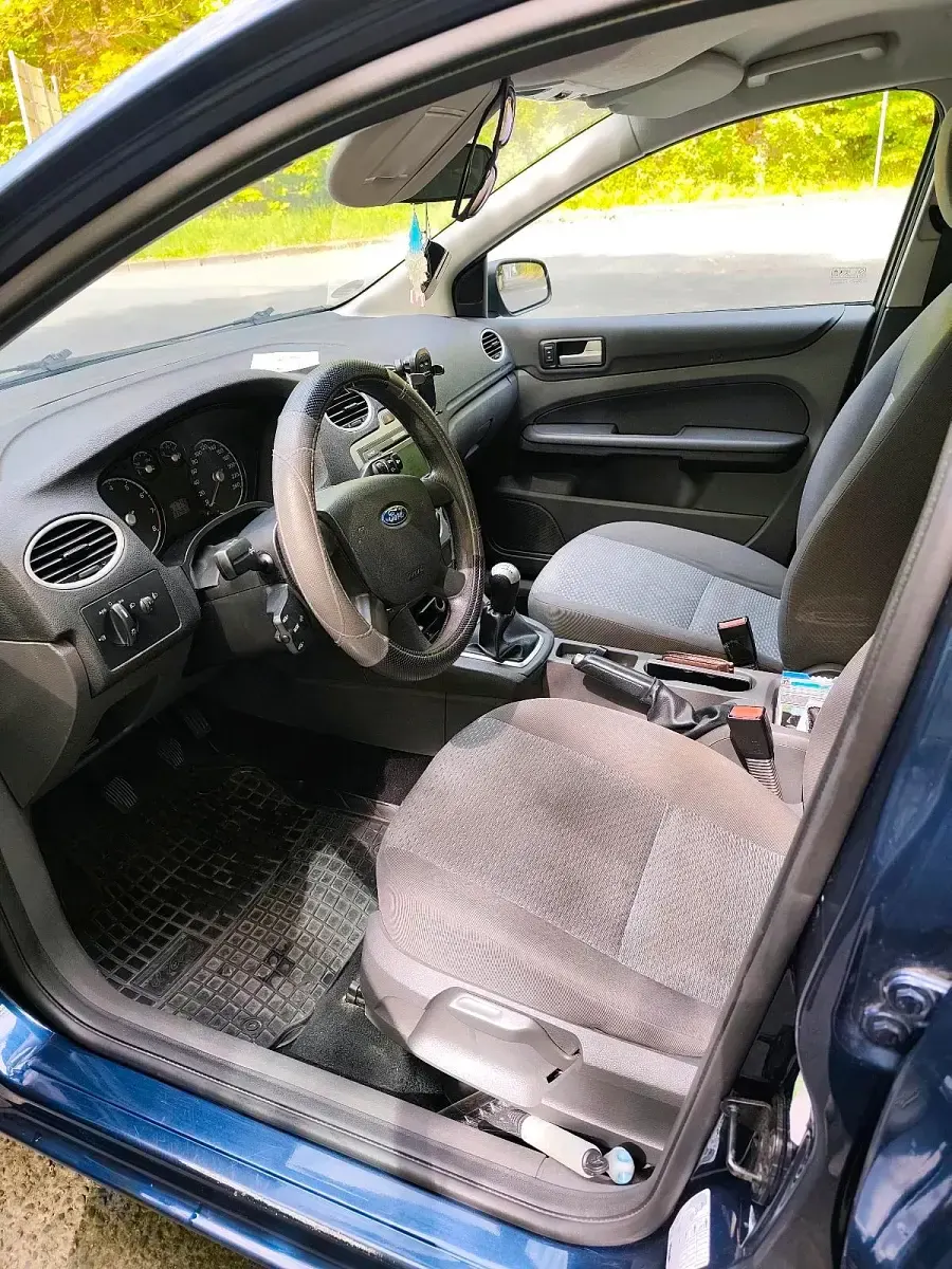Gebraucht Ford Focus 100 PS (73 kW) 2006 Blau Limousine