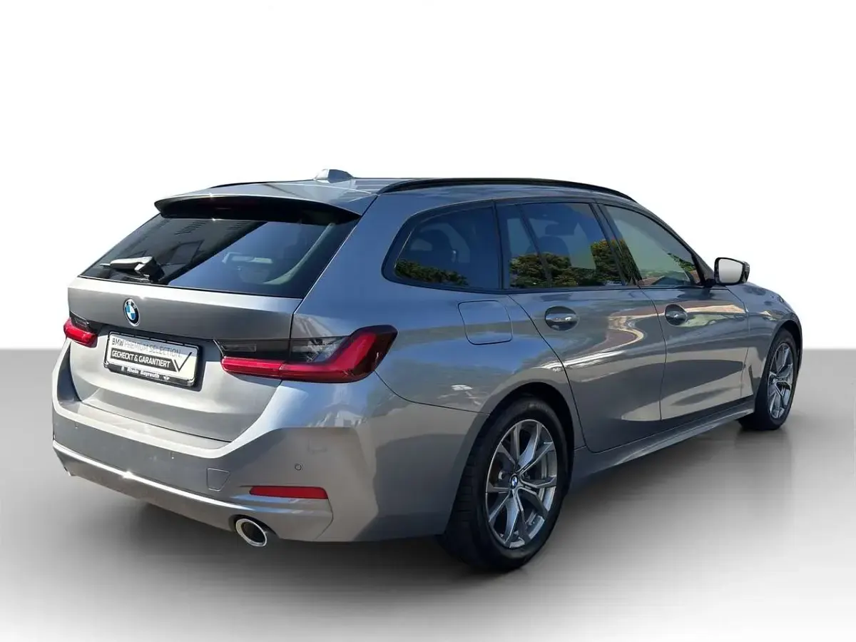 Gebraucht BMW 320 Sport Line 190 PS (139 kW) 2023 Grau Kombi
