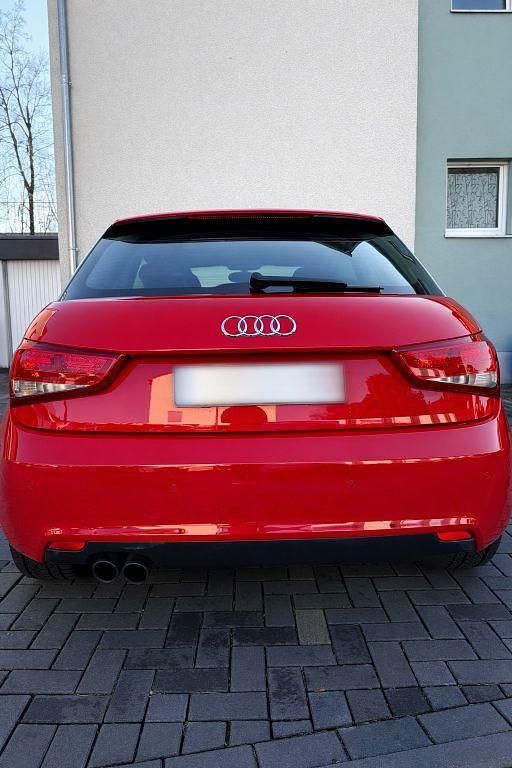 Gebraucht Audi A1 Ambition 122 PS (89 kW) 2012 Rot Kleinwagen