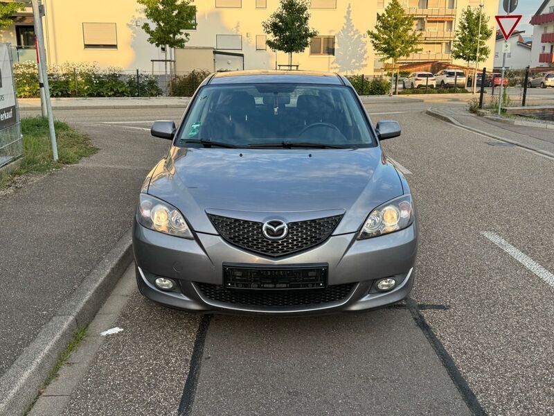Grau Gebraucht 2006 Mazda 3 Active Kleinwagen | 2.490 € (Fairer Preis) - Bild 1/4