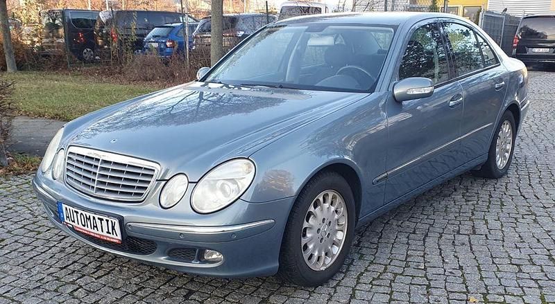 Gebraucht Mercedes E240 Elegance 177 PS (130 kW) 2005 Blau Limousine