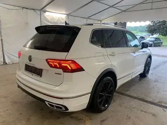 Gebraucht VW Tiguan Allspace R-line 200 PS (147 kW) 2023 Pure white SUV